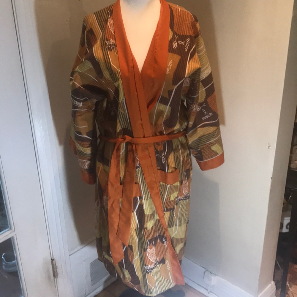 “VINTAGE” MCM Fabric Style Reversable EUC Robe. - Picture 2 of 13